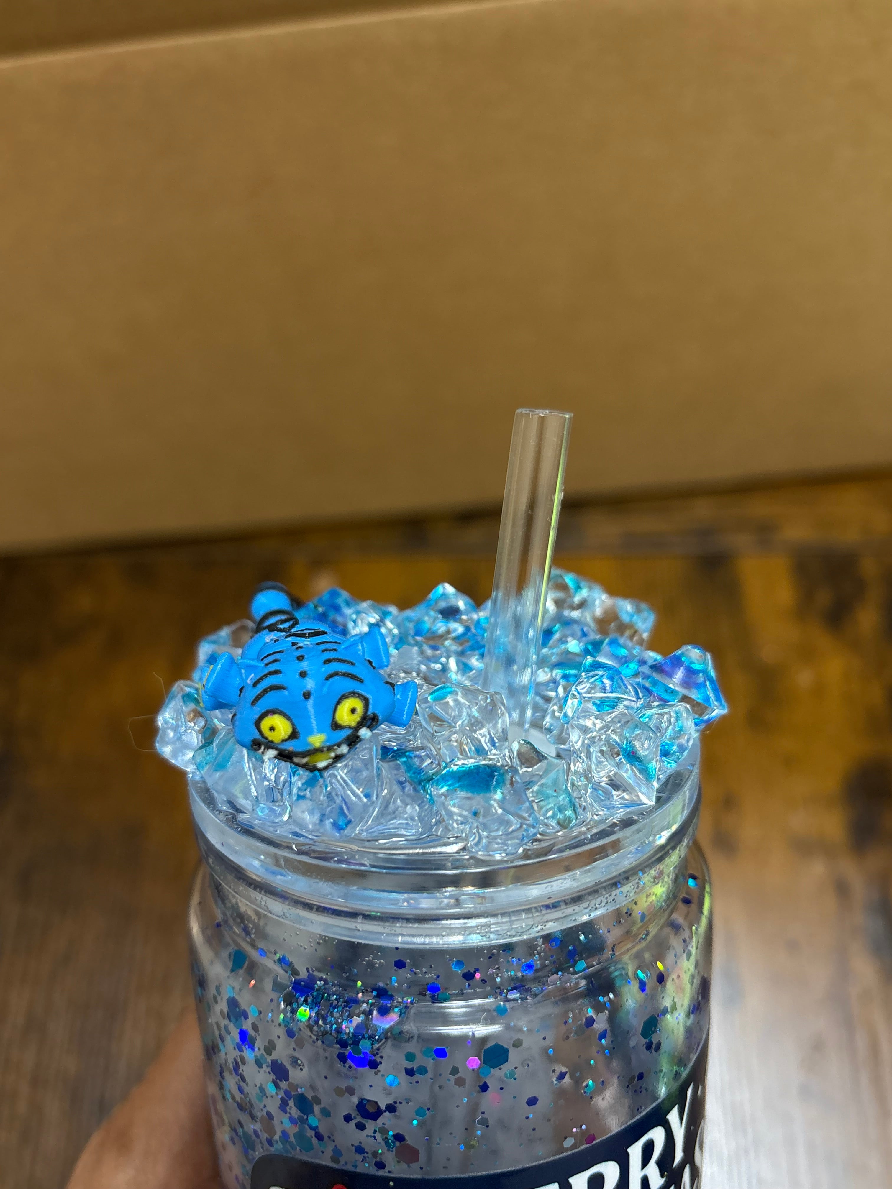 Snowglobe figurine tumbler