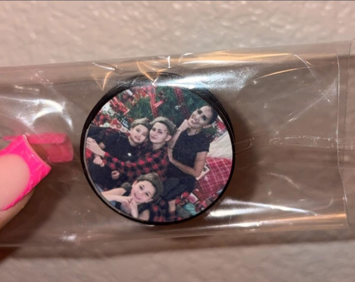 Custom pop socket/phone holder