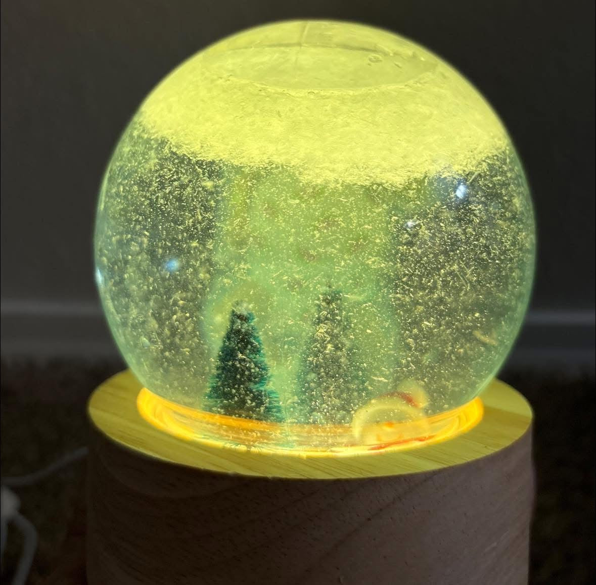 Custom snow globes