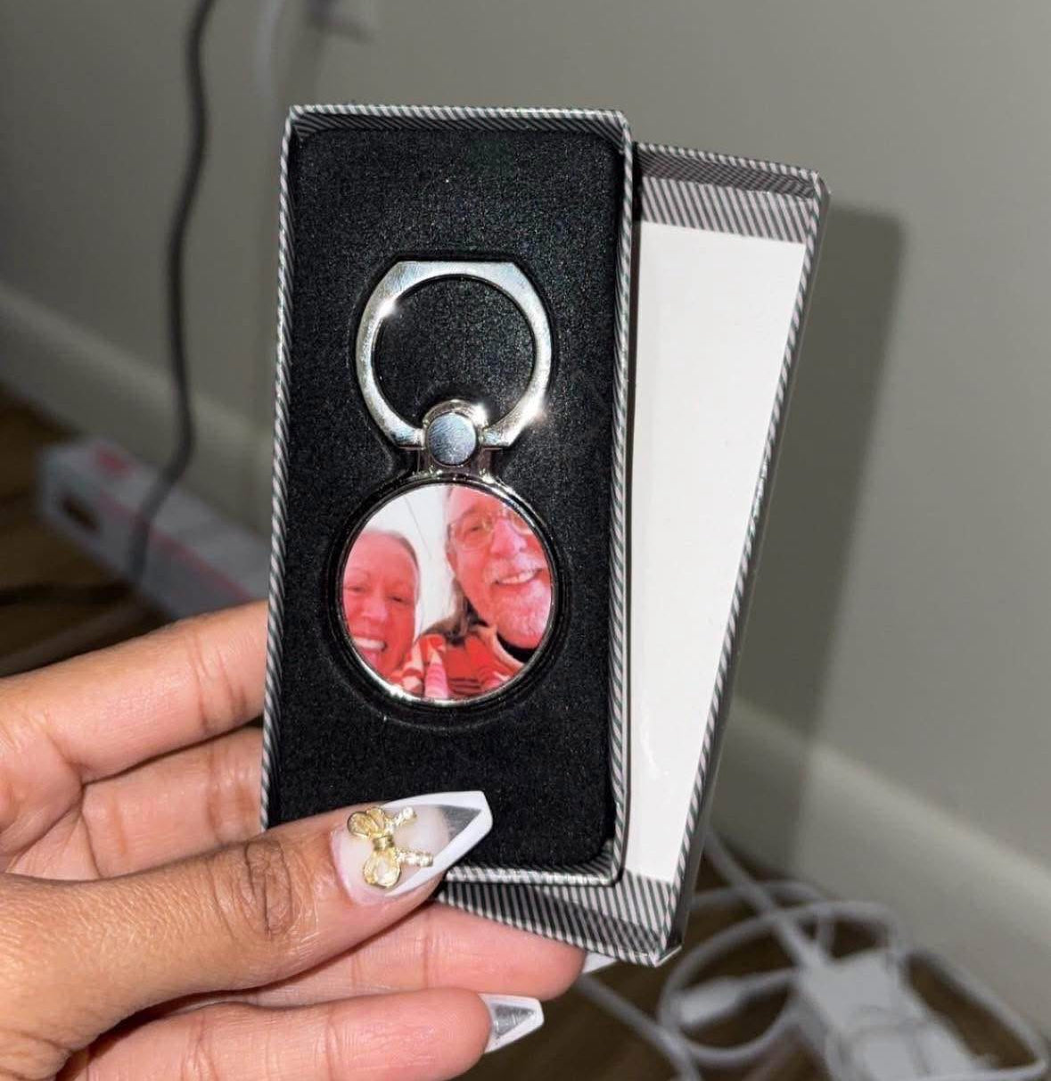 Custom pop socket