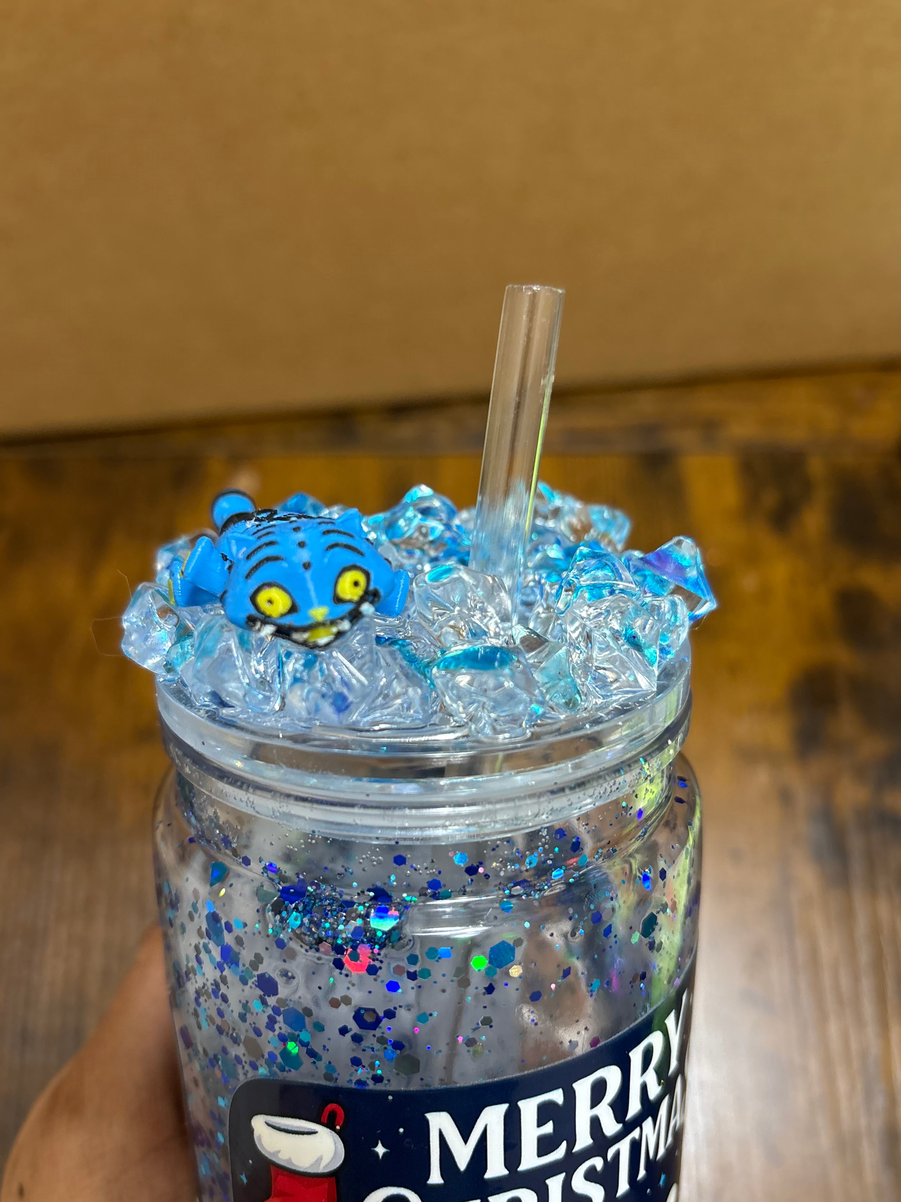 Snowglobe figurine tumbler