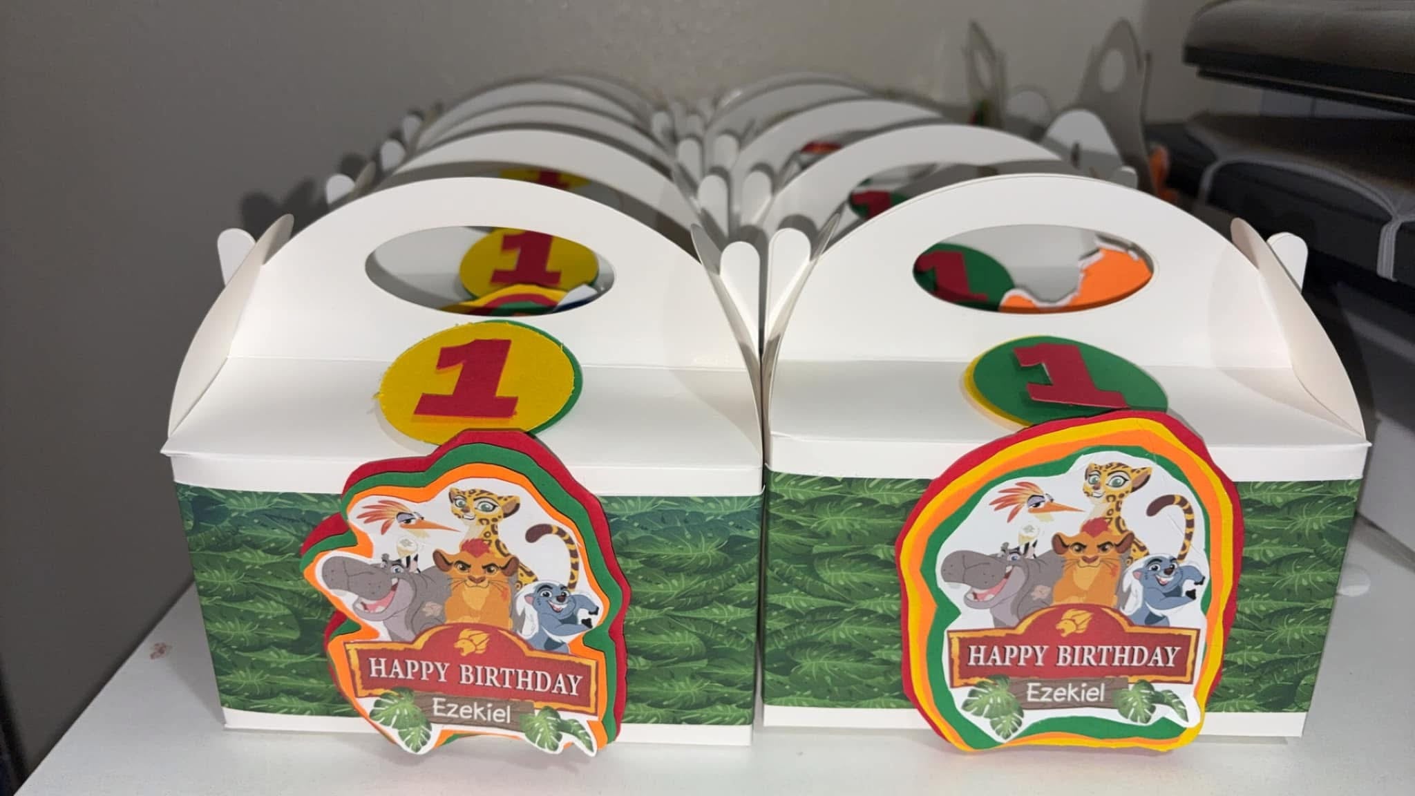 Party favor boxes